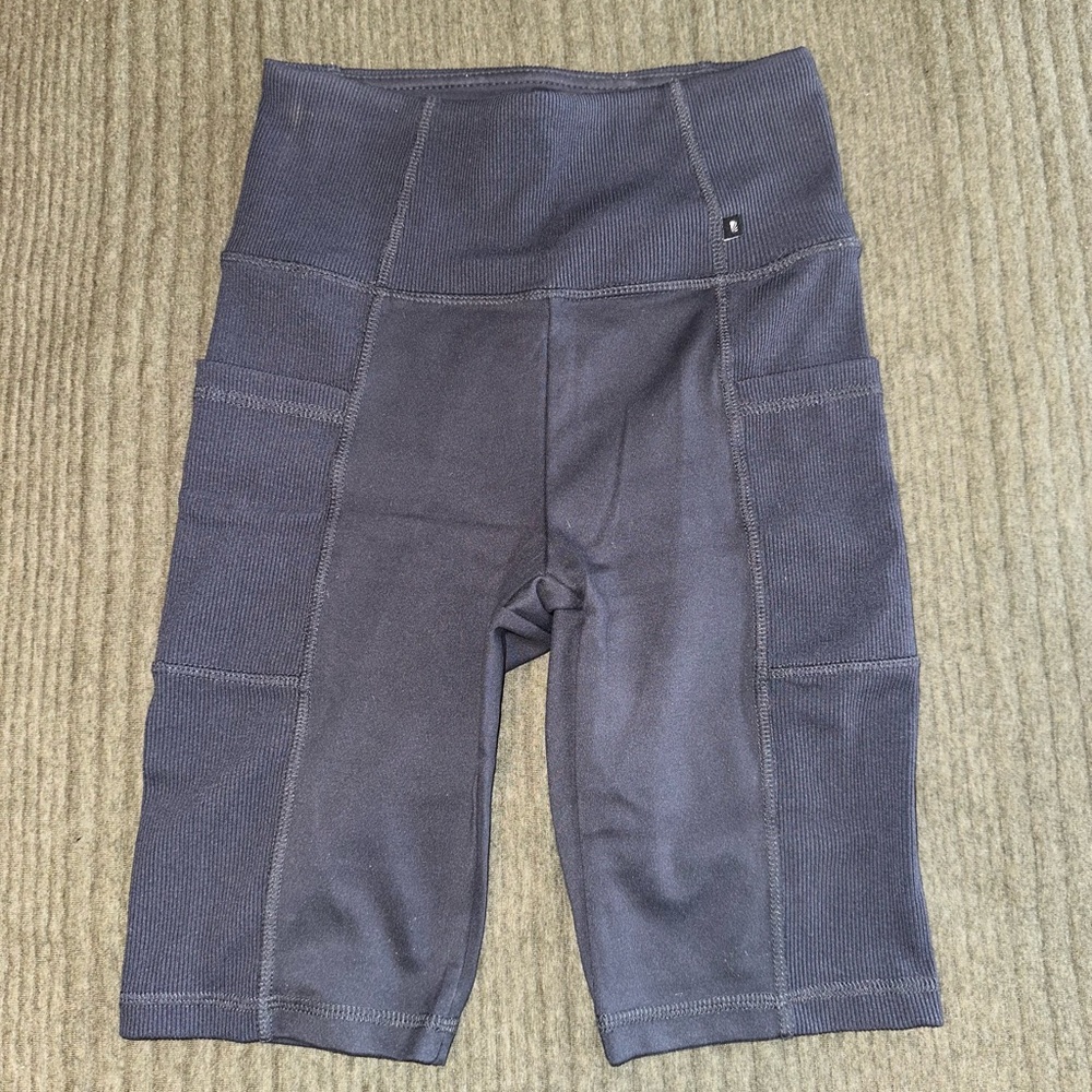 🌷Navy blue biker shorts - XS🌷
